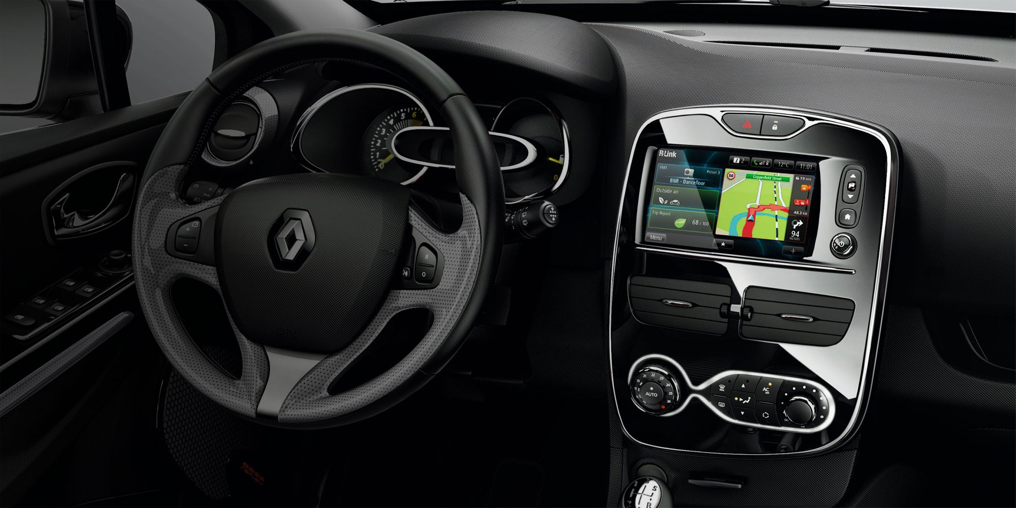 Built-in and connected navigation system from TomTom in a Renault car